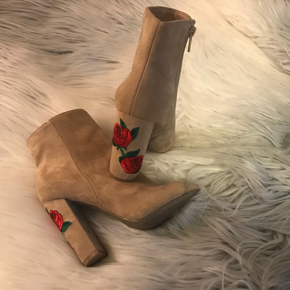 Lola shoetique booties